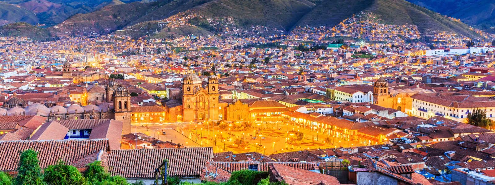 Centre-ville éclairé de Cuzco, Pérou