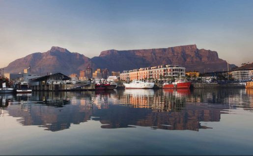 Le Waterfront et la montagne de la Table, Le Cap, Afrique du Sud