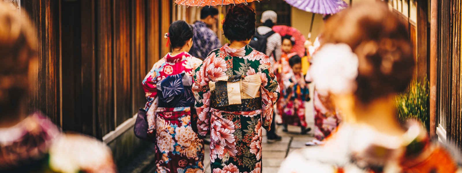 Femmes en kimonos traditionnels à Kyoto, Japon