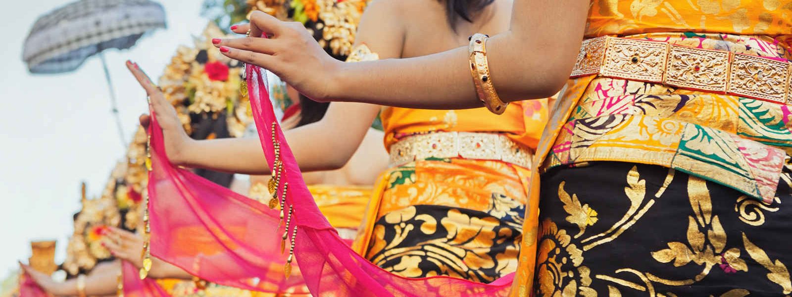 Danseuses, Bali, Indonésie