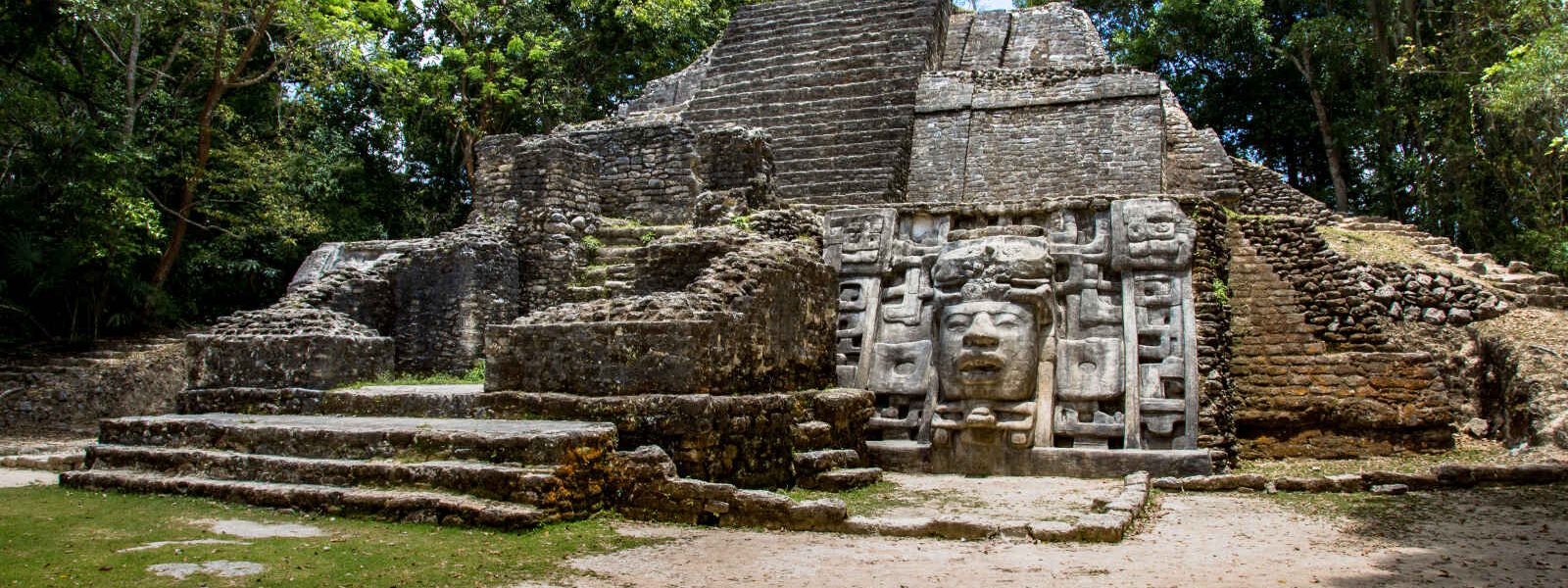 Temple Lamanai, Belize