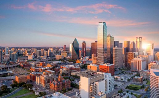 Coucher de soleil sur les buildings de Dallas, Texas, Etats-Unis