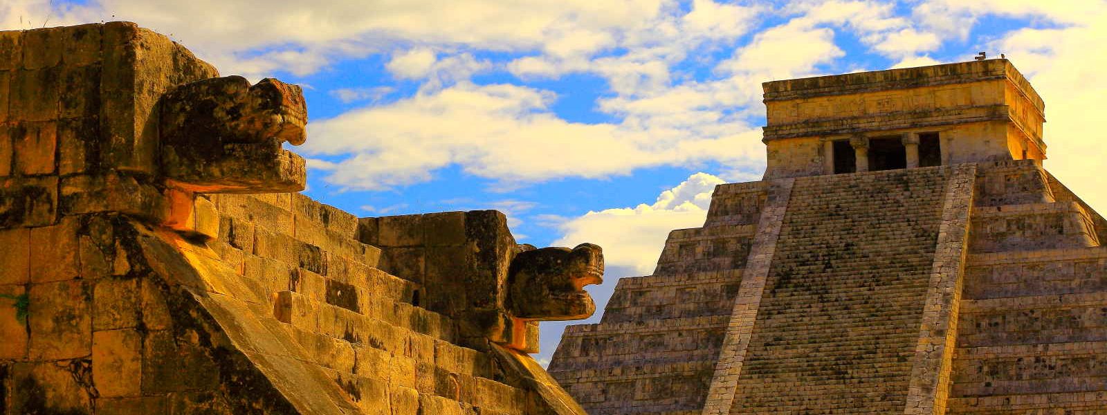 Pyramide maya Chichen Itza, Mexique