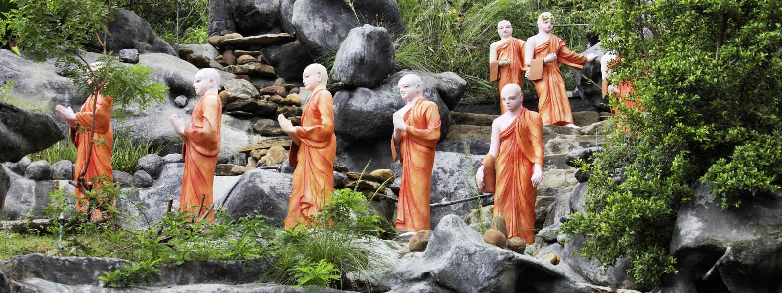 Statues, Moines Bouddhistes, Sri Lanka