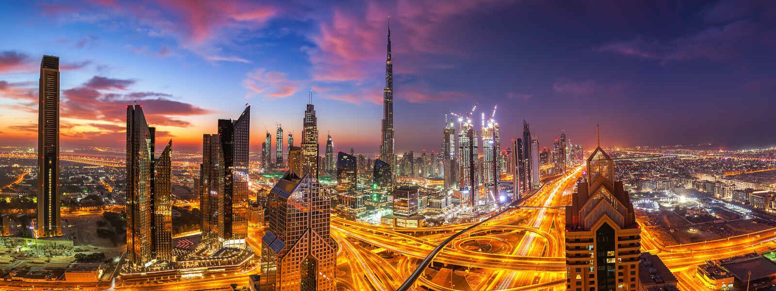 Skyline et Burj Khalifa, coucher du soleil, Dubai, Emirats Arabes Unis