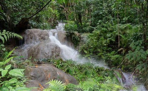 Cascade, Laos