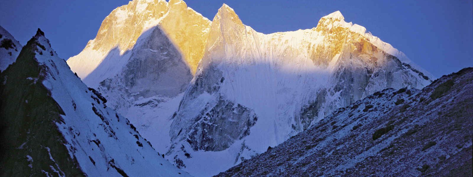 Sommets enneigés de l'Himalaya, Népal