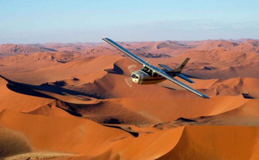Envol sur les dunes de Sossuvlei, Namibie