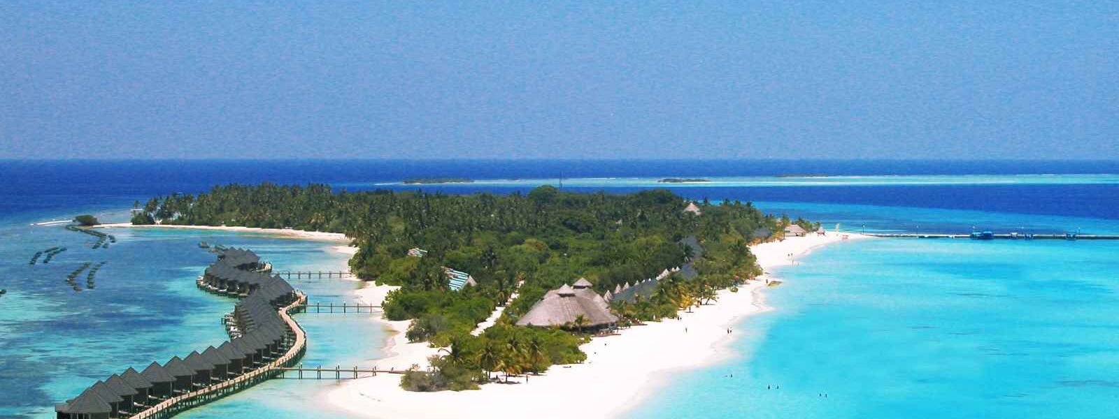 Vue aérienne, hôtel Kuredu Island Resort, atoll de Lhaviyani, Maldives