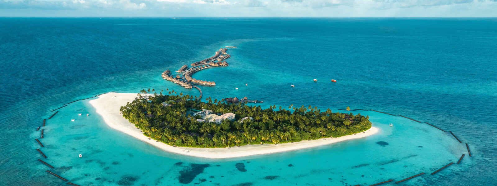 Vue aérienne de l'hôtel, Constance Halaveli, atoll d'Ari, Maldives