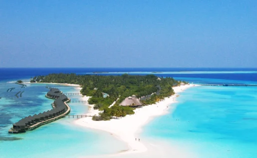 Vue aérienne, hôtel Kuredu Island Resort, atoll de Lhaviyani, Maldives