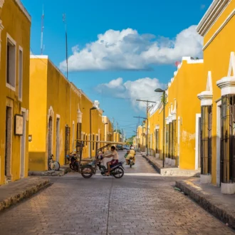 Rue d'Izamal, Yucatan, Mexique