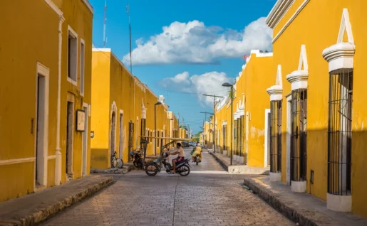 Rue d'Izamal, Yucatan, Mexique