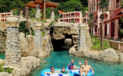 Centara Grand Beach Resort, parc aquatique, Phuket, Thaïlande