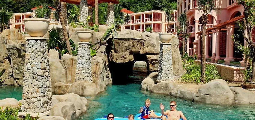 Centara Grand Beach Resort, parc aquatique, Phuket, Thaïlande