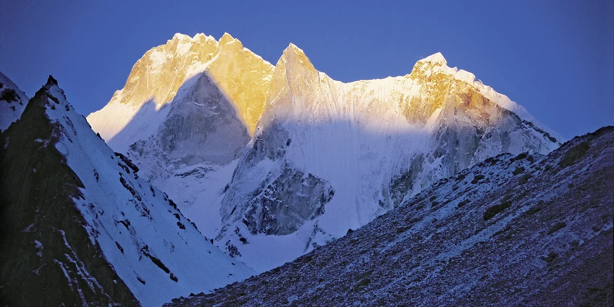 Sommets enneigés de l'Himalaya, Népal