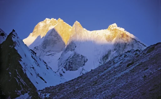 Sommets enneigés de l'Himalaya, Népal