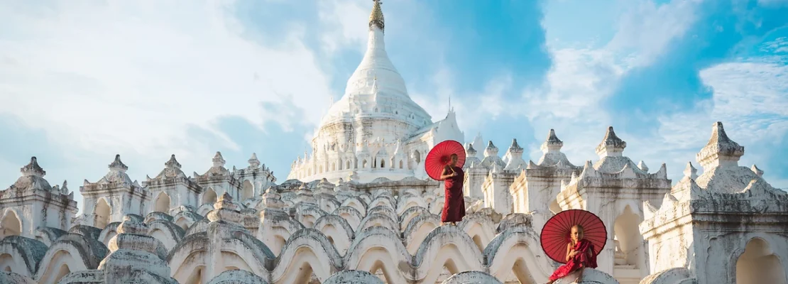 Jeunes moines, Mingun, Mandalay, Myanmar