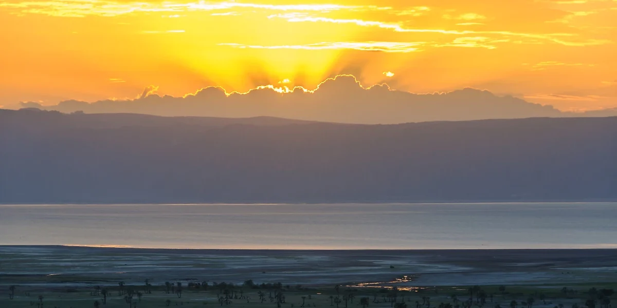 Coucher de soleil sur le lac Eyasi, Tanzanie