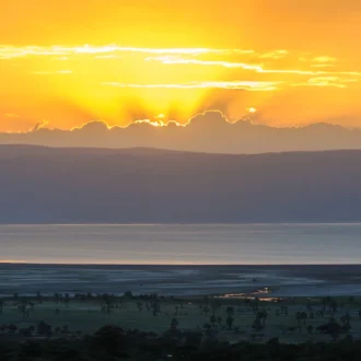 Coucher de soleil sur le lac Eyasi, Tanzanie