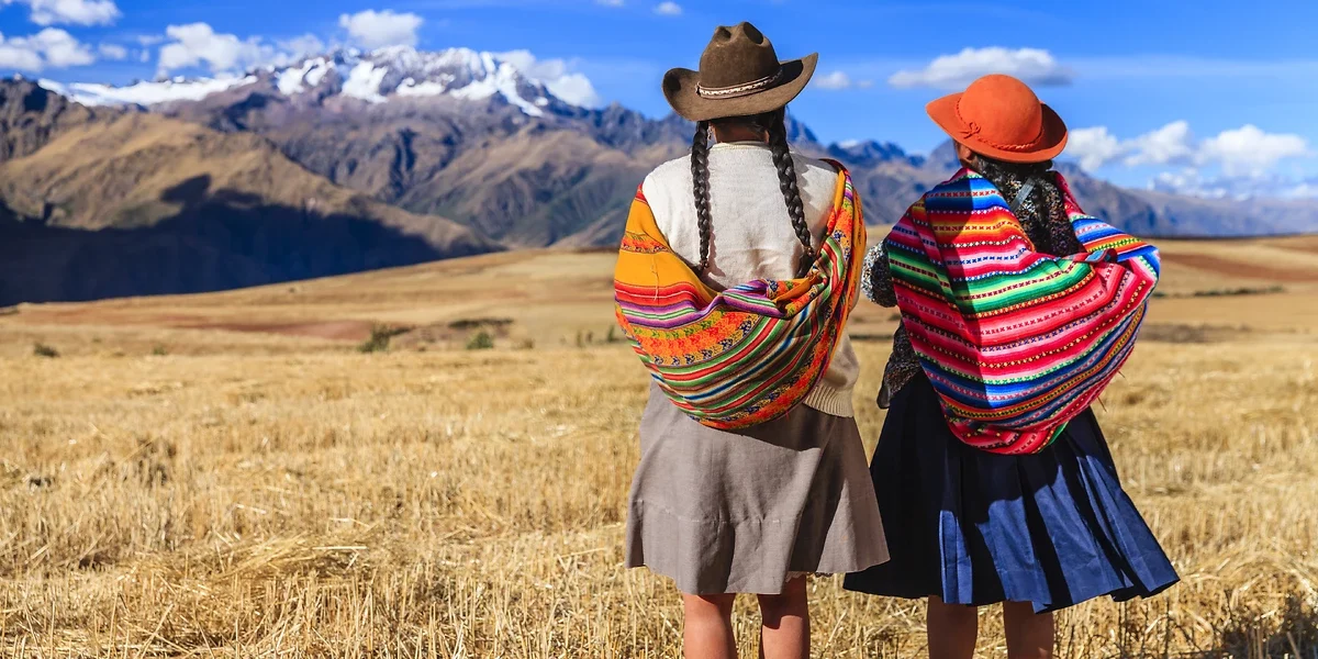 Femmes de dos, Vallée Sacrée, Pérou