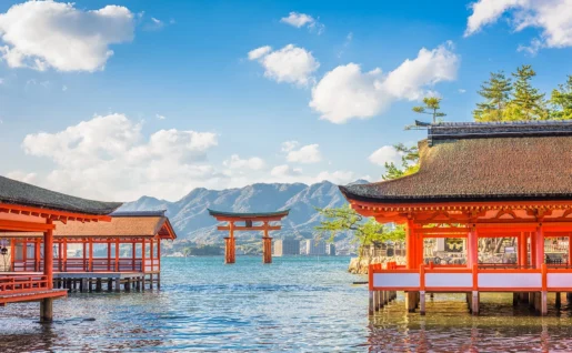 Temple Itsukushima, Miyajima, Hiroshima, Japon