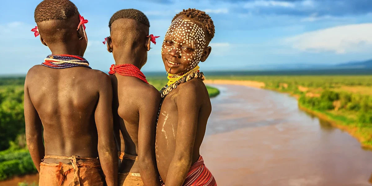 Enfants Karo, Vallée de L'Omo, Ethiopie