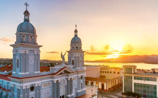 Cathédrale et baie, Santiago de Cuba, Cuba