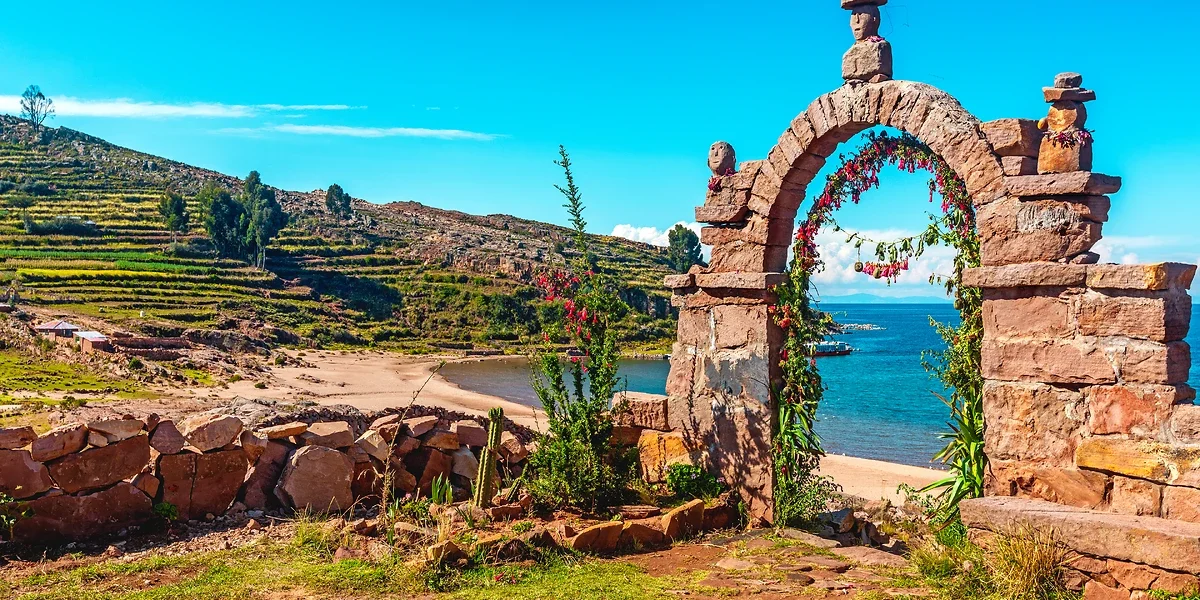Arche de pierre, Île de Taquile, Lac Titicaca, Pérou