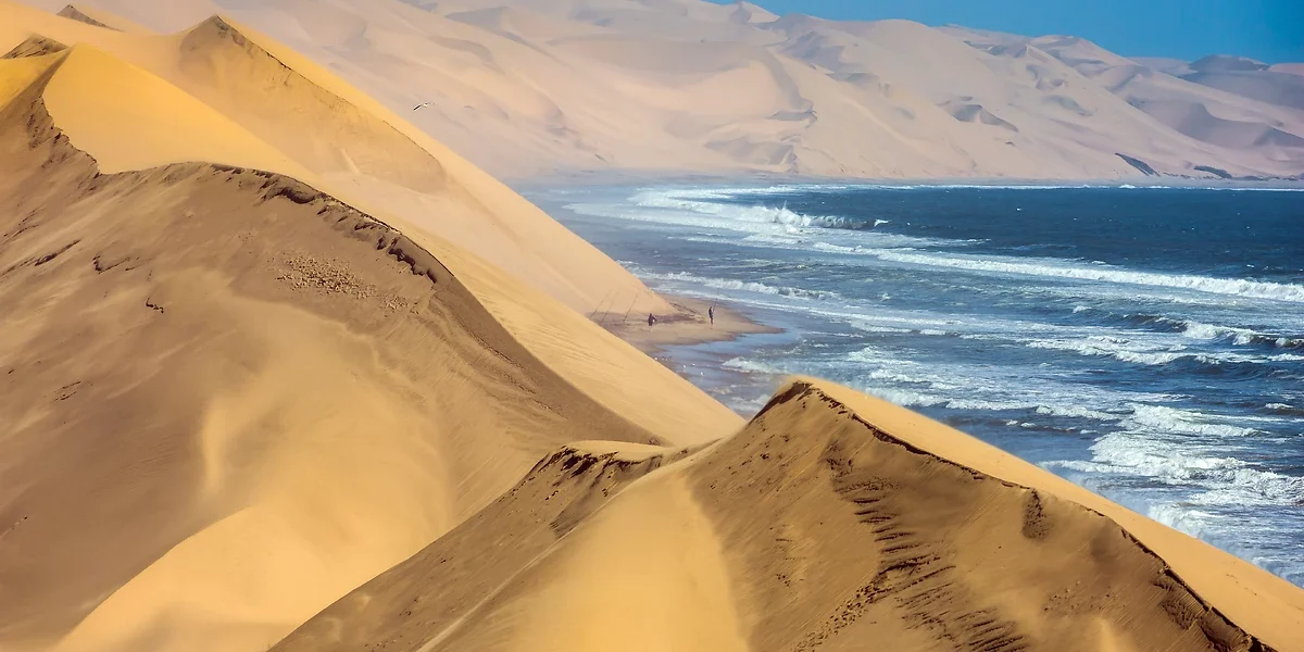 Dunes et mer, Walvis Bay, Namibie