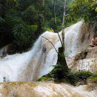 Cascade, Laos