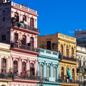 Façades d'immeubles colorées, La Havane, Cuba