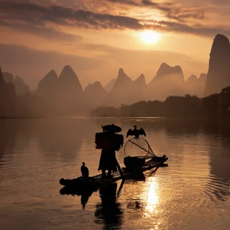 Pêche au cormorant sur la rivière Li, Guilin, Guangxi,Chine