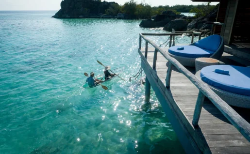 Canoë, Bawah Reserve, archipel de Riau, Indonésie