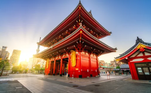 Temple Sensoji au lever du soleil, Asakusa, Tokyo, Japon