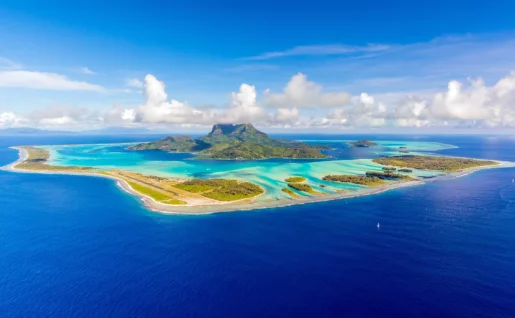 Vue panoramique aérienne de Bora Bora, la Polynésie française