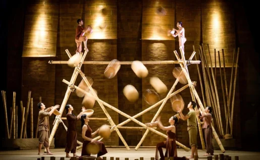 Spectacle A O, Ho Chi Minh, Vietnam