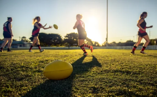 Femmes jouant au rugby