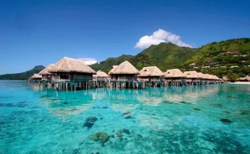 Vue extérieur, bungalow, Sofitel Kia Ora Moorea Bach Resort, île de Moorea, Polynésie Française