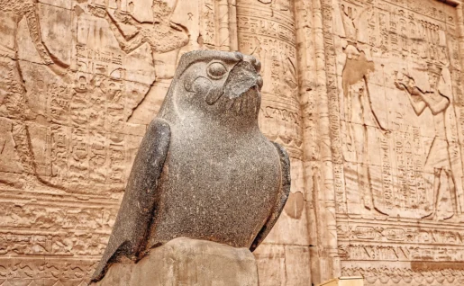 Statue d'Horus, temple d'Edfou, Egypte