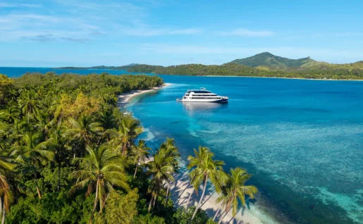 Bateau amarré à Nanuya, Fidji
