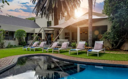African Rock hotel Johannesburg  piscine, jardin