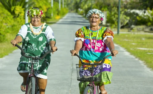Femmes faisant du vélo sur Tikehau